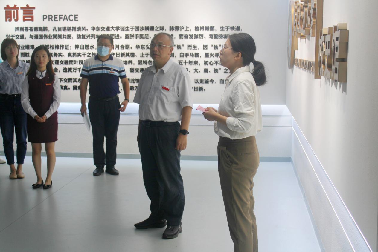 说明: b77140e706c92e4bb380192f629b3f1